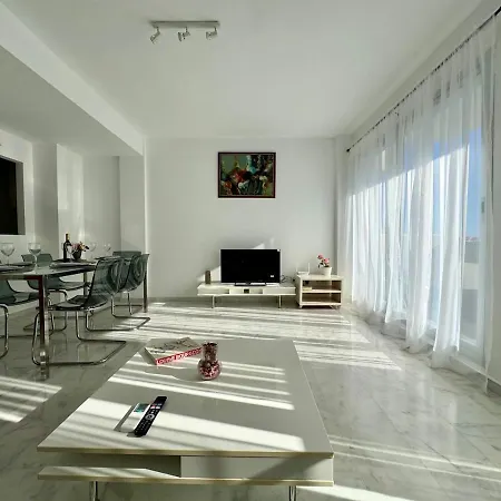 Apartment Triplex Con Vistas Al Mar Junto Al Campo De Golf De Calanova *